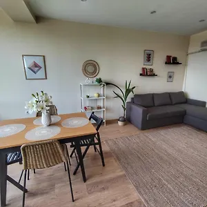 https://by-the-cathedral-1-bed-flat.varna-hotels.com