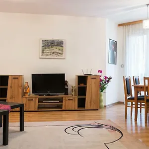 https://glorious-2-bedroom-apartment-near-youth-hill.plovdiv-hotels.com